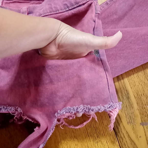 WRANGLER Womens Jeans 32 X 32 PINK MAGENTA Denim Used Pants Ripped Distressed - Picture 11 of 11